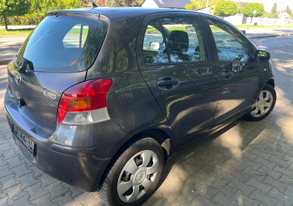 Toyota Yaris cena 19900 przebieg: 133000, rok produkcji 2009 z Pruszków małe 211